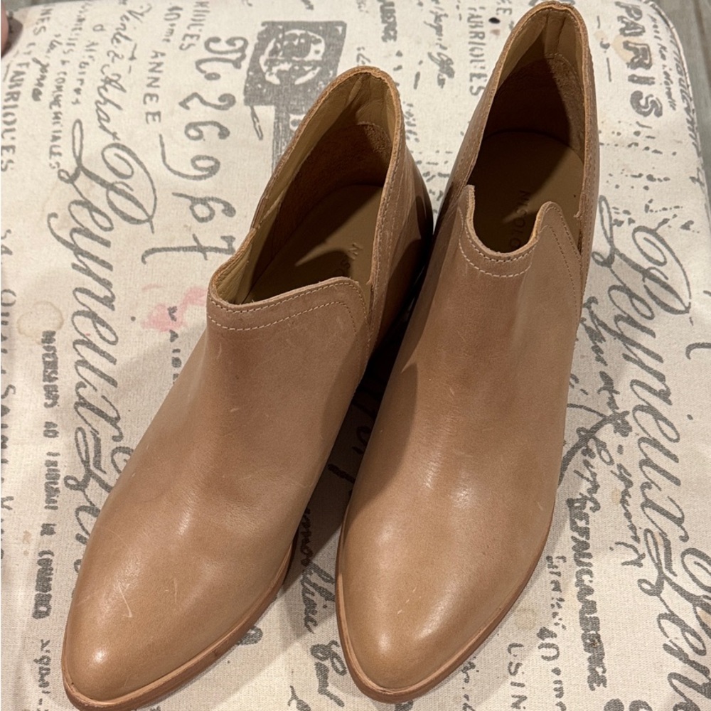 NISOLO W'S MIA EVERYDAY ANKLE BOOTIE size 9